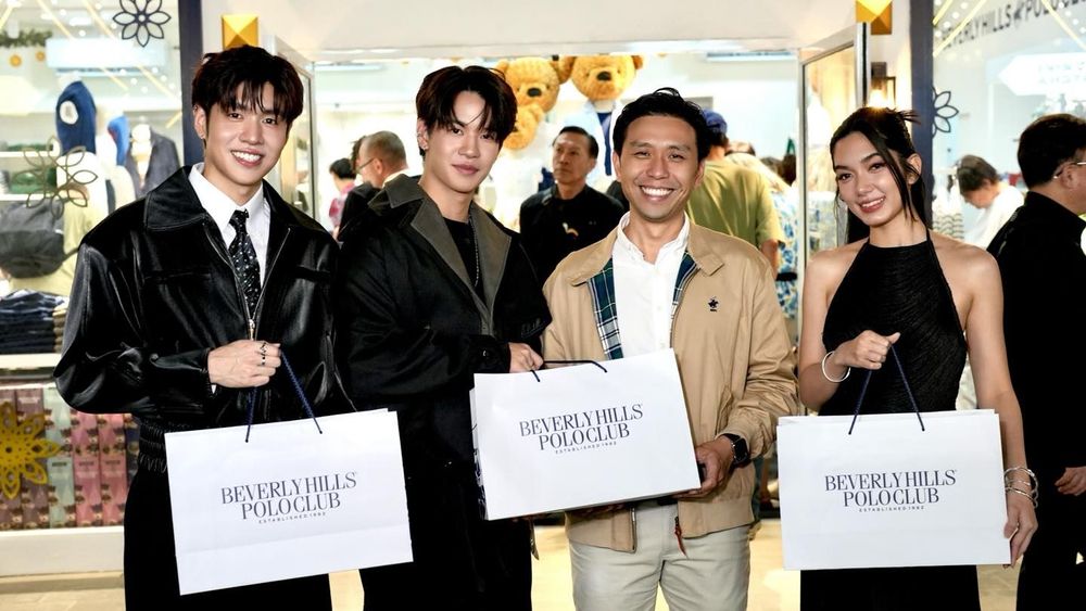 ปีเตอร์–กอล์ฟ–อิง นักแสดงจากค่าย Mojo Muse Management ร่วมงาน ICONSIAM Bangkok Illumination 2025 scene 2